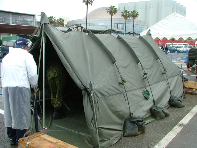 ���q���̃e���g