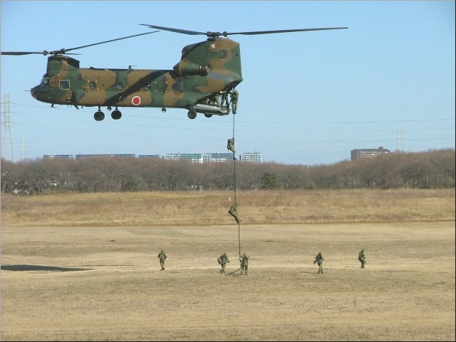 �~�����������͎��͂ɎU���āE�E�E